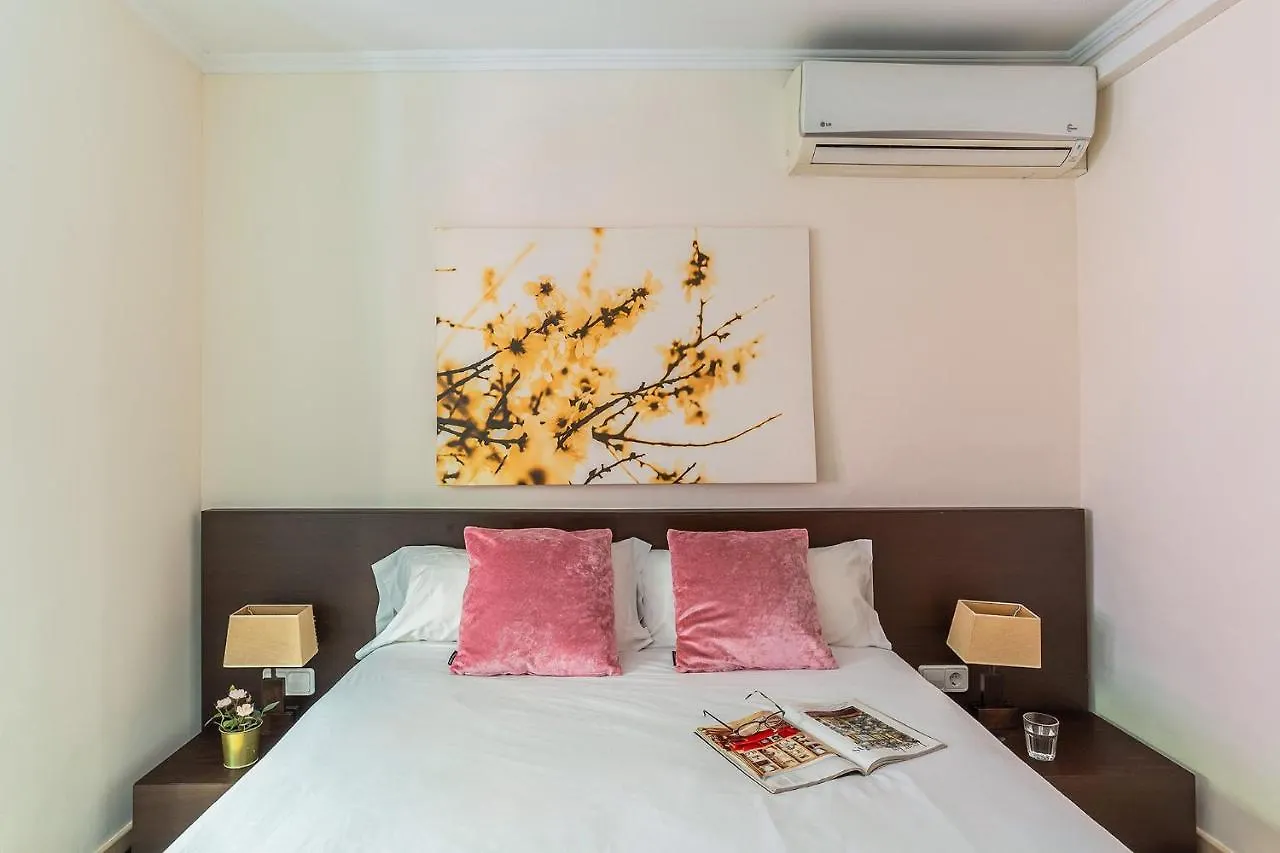 Ab San Mariano - Park Guell Apartment Barcelona 0*,  Spain